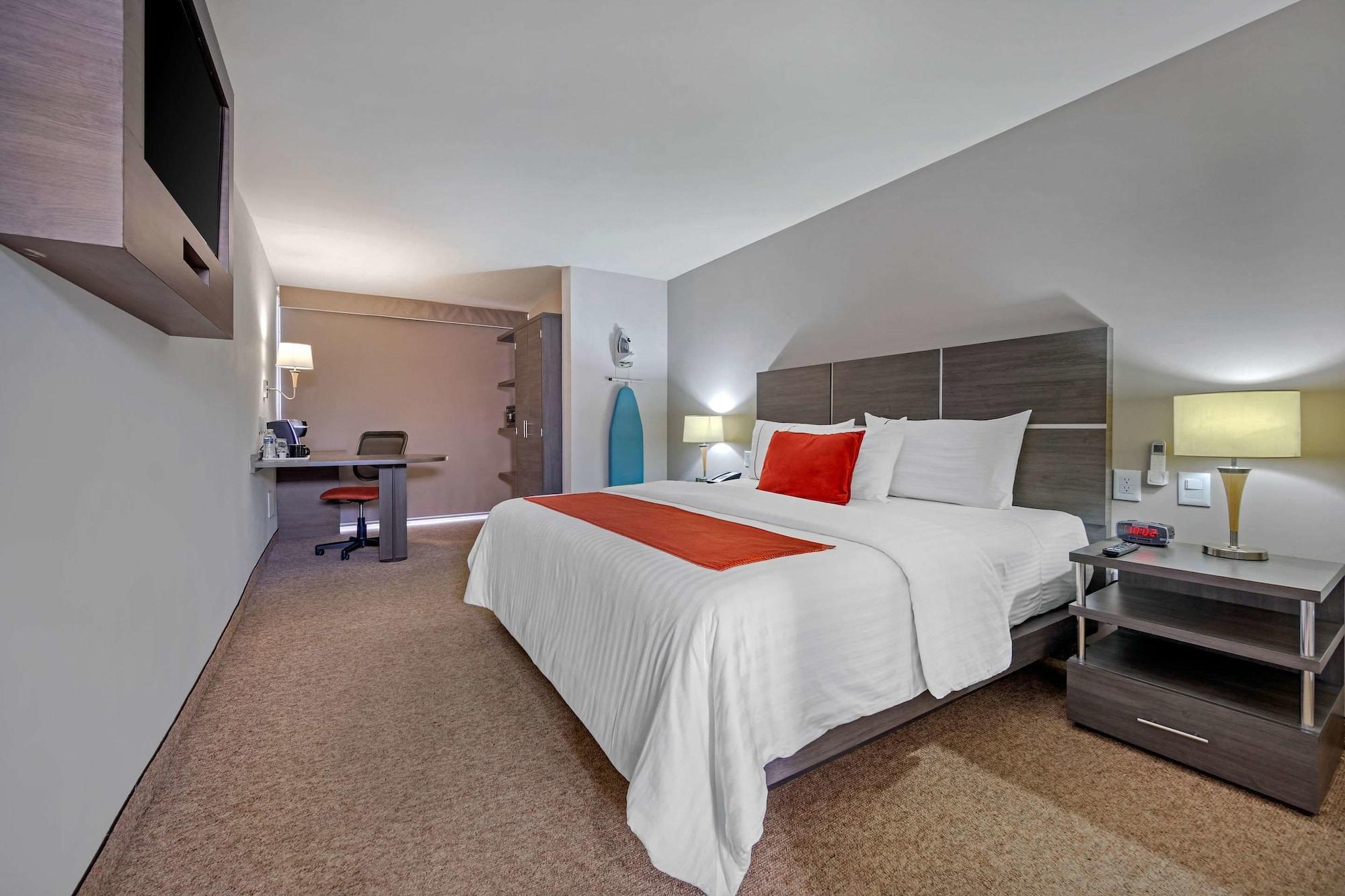 Hotel Bewow Queretaro Luaran gambar