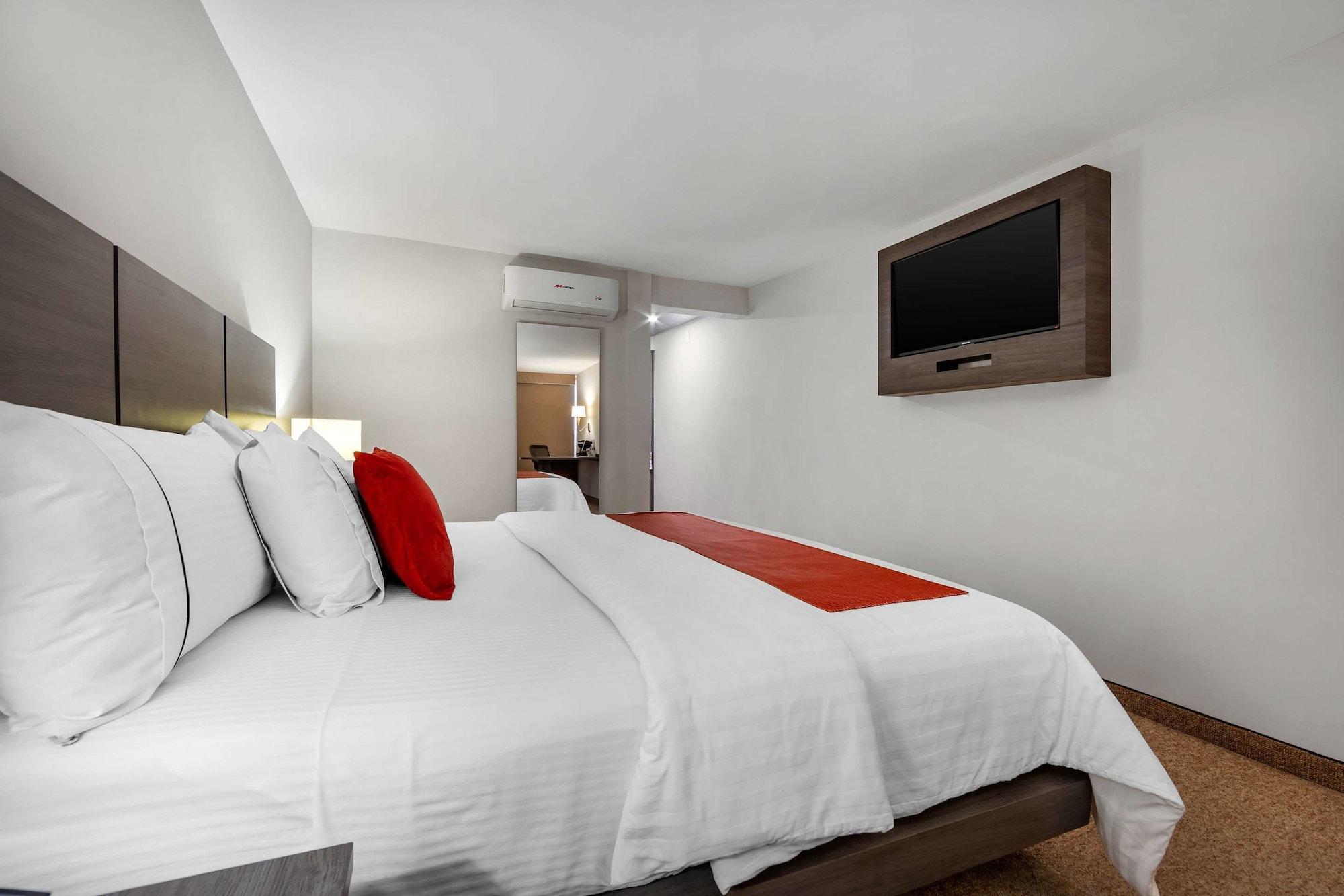 Hotel Bewow Queretaro Luaran gambar
