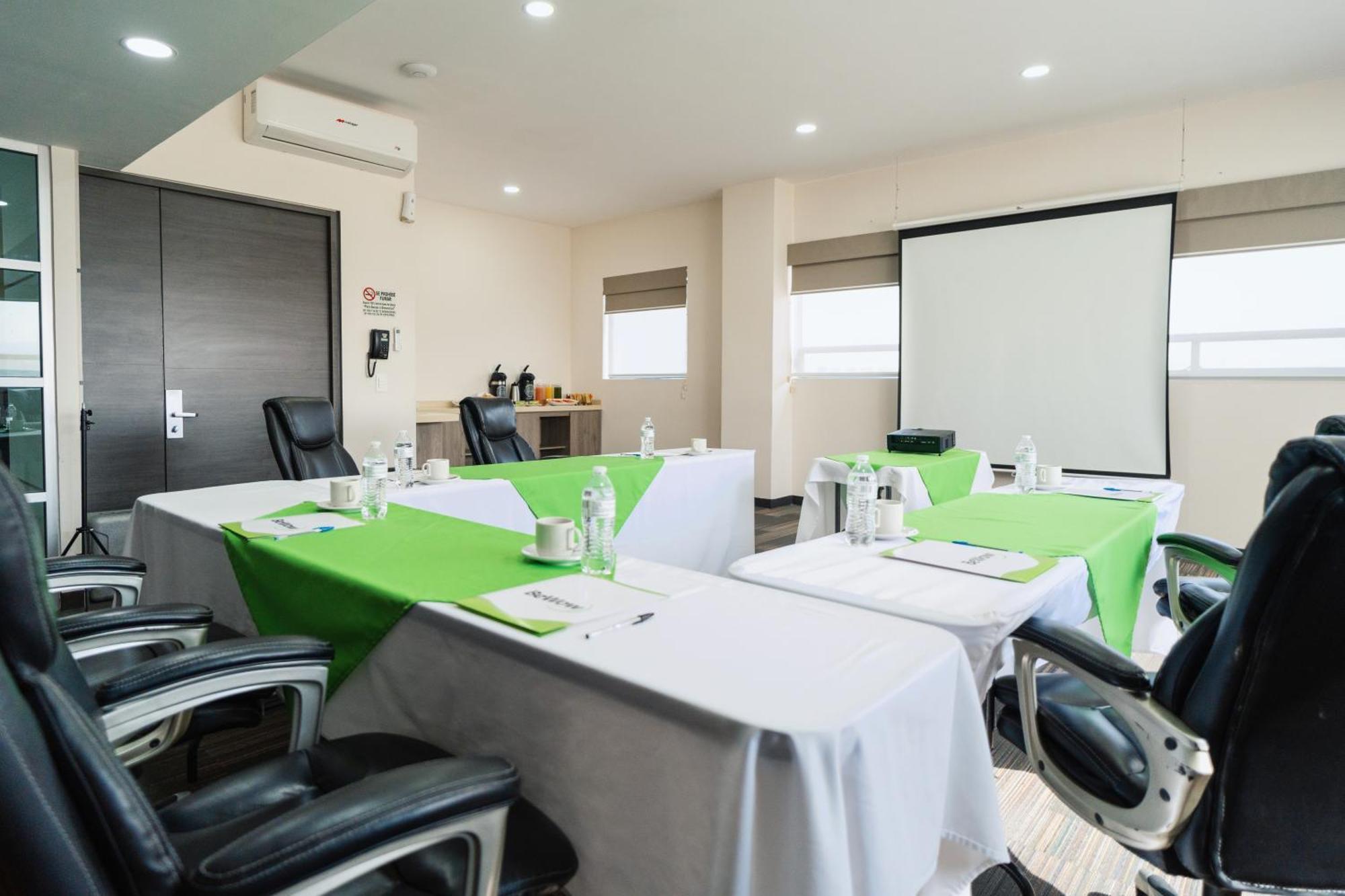 Hotel Bewow Queretaro Luaran gambar