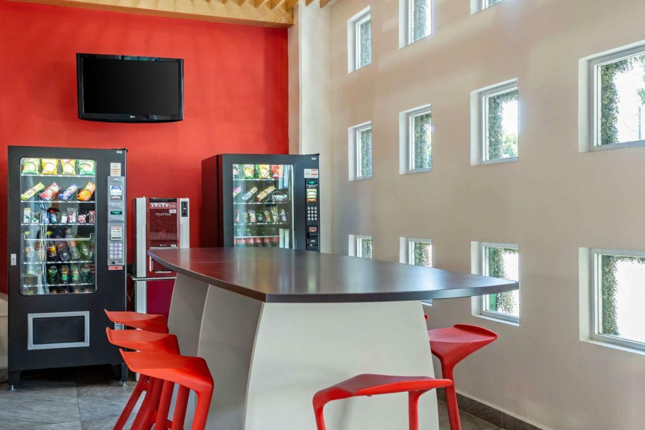 Hotel Bewow Queretaro Luaran gambar
