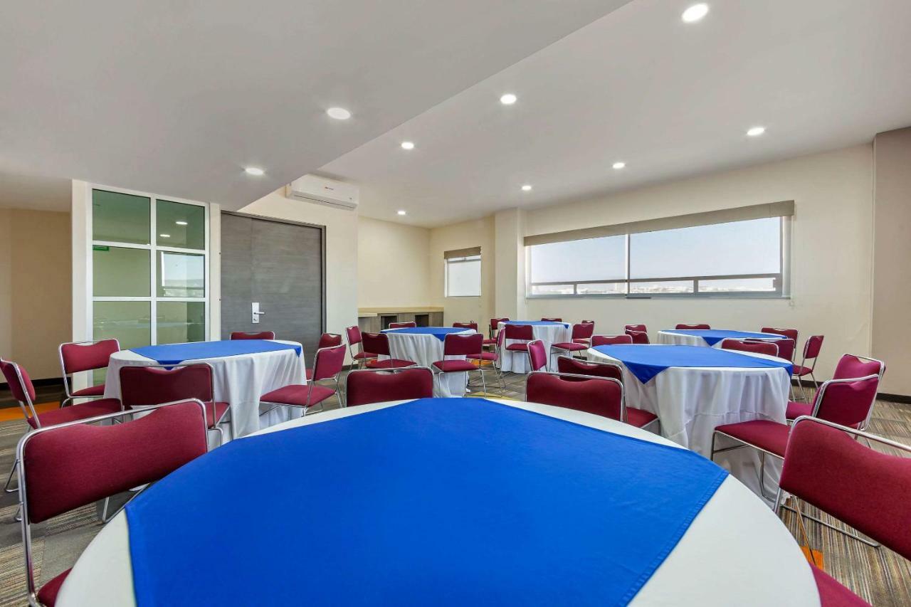Hotel Bewow Queretaro Luaran gambar