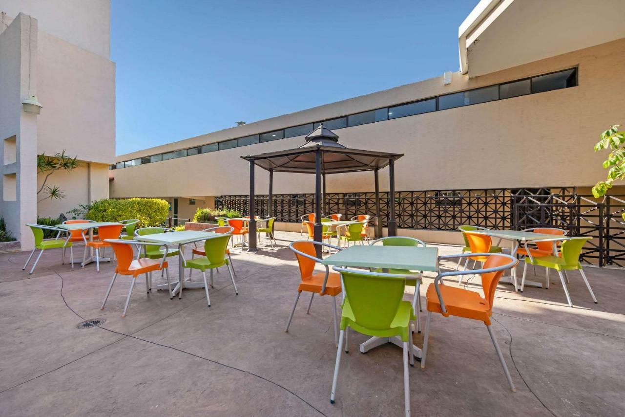Hotel Bewow Queretaro Luaran gambar